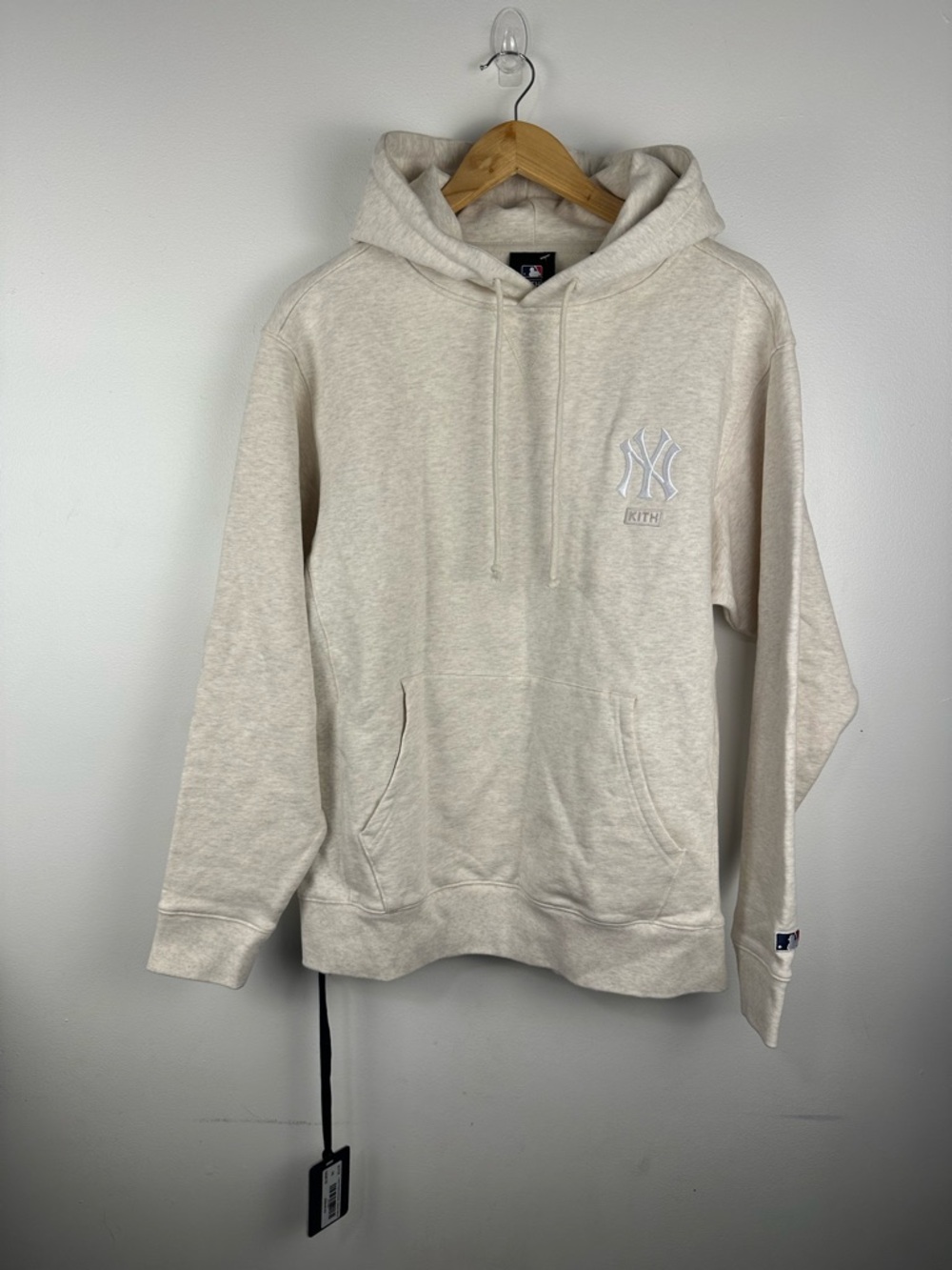Kith For The New York Yankees‎ Williams III Hoodie 'Heather Oatmeal' Sz M - Picture 2 of 7